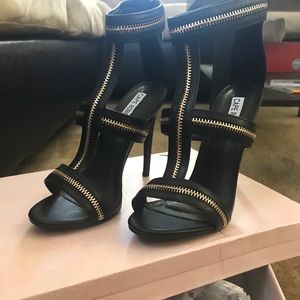 New Cape Robbin Alza Caged Heel